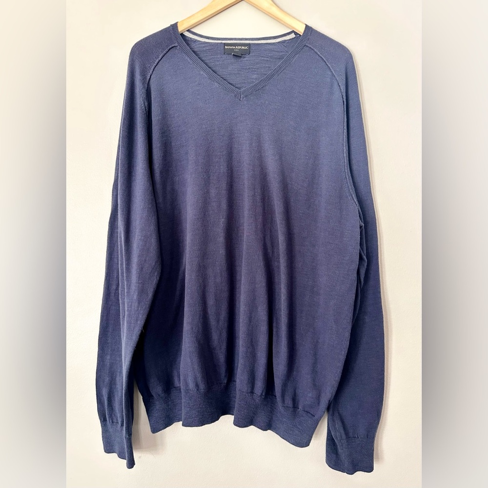 Banana Republic Blue Lightweight V-Neck Sweater Men’s XXL